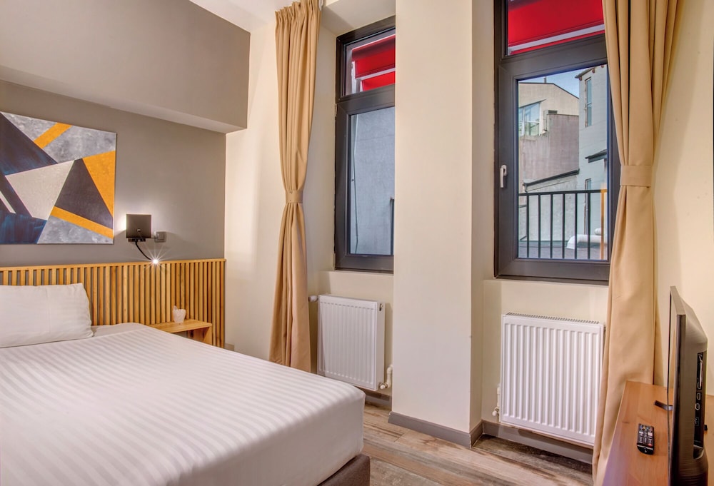 Hotel Forty One Bucharest 7/35