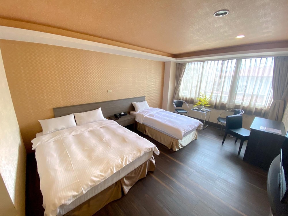 West Hotel 33/55