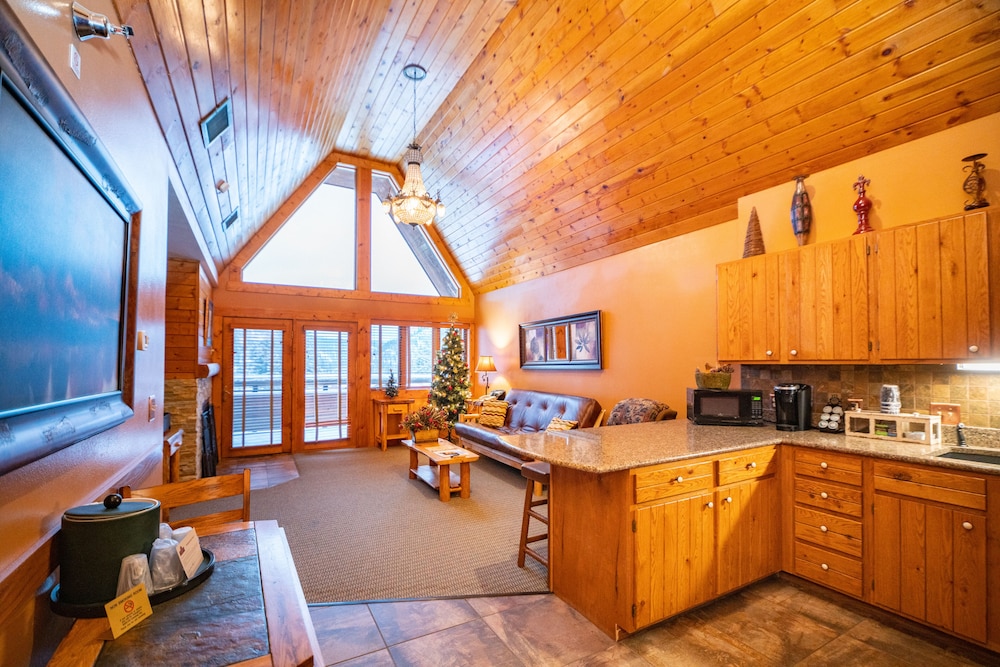 Spearfish Canyon Lodge 33/75