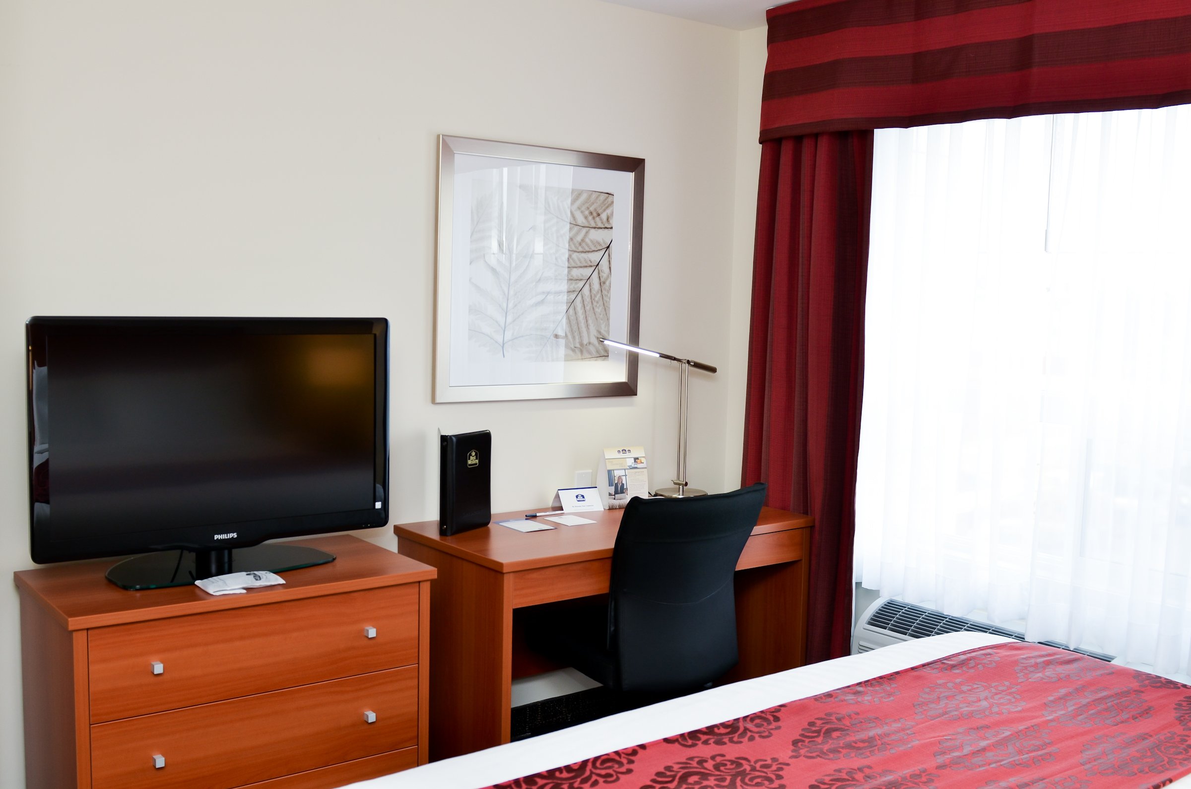 Best Western Thompson Hotel Suites 31/43