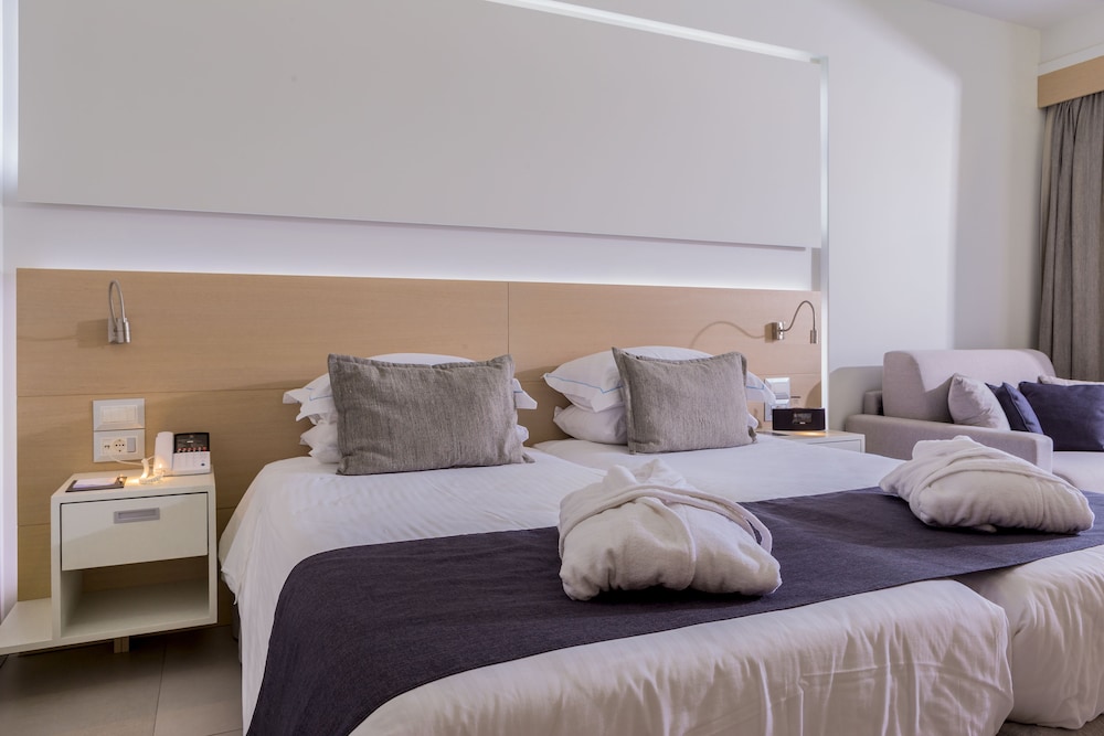 Neptune Luxury Resort 20/78