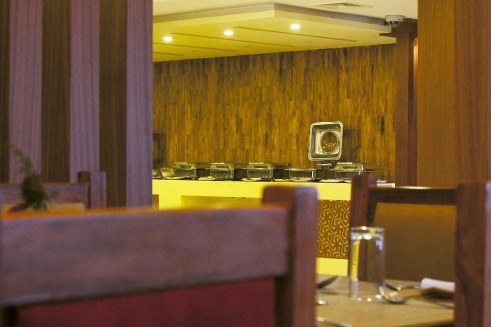 Royal Regency Lifotel by Crossway 6/42
