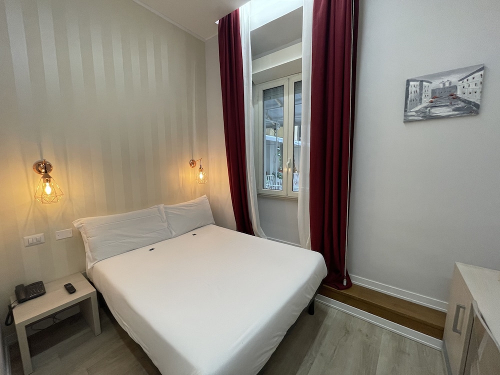 Giotto Flavia Hotel 12/36