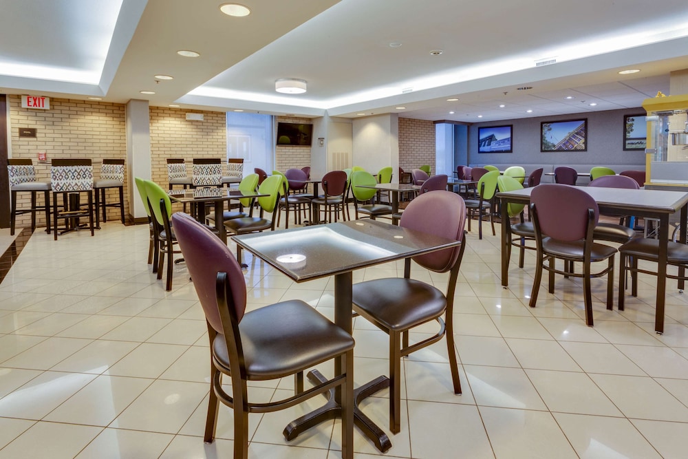 Drury Inn and Suites Hayti Caruthersville 25/34