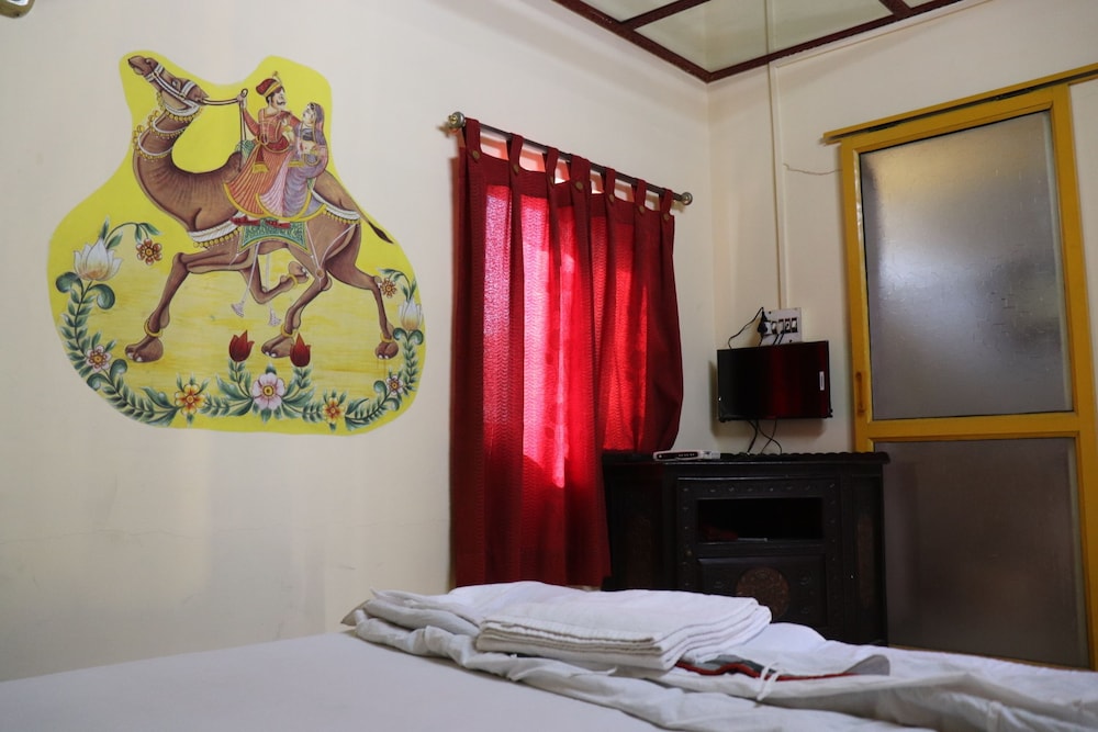 Govind Hotel 32/58