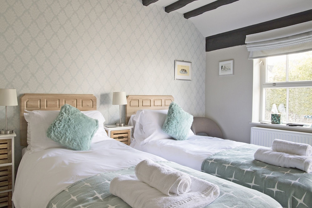 Hawthorn Farm Guest House 3/50