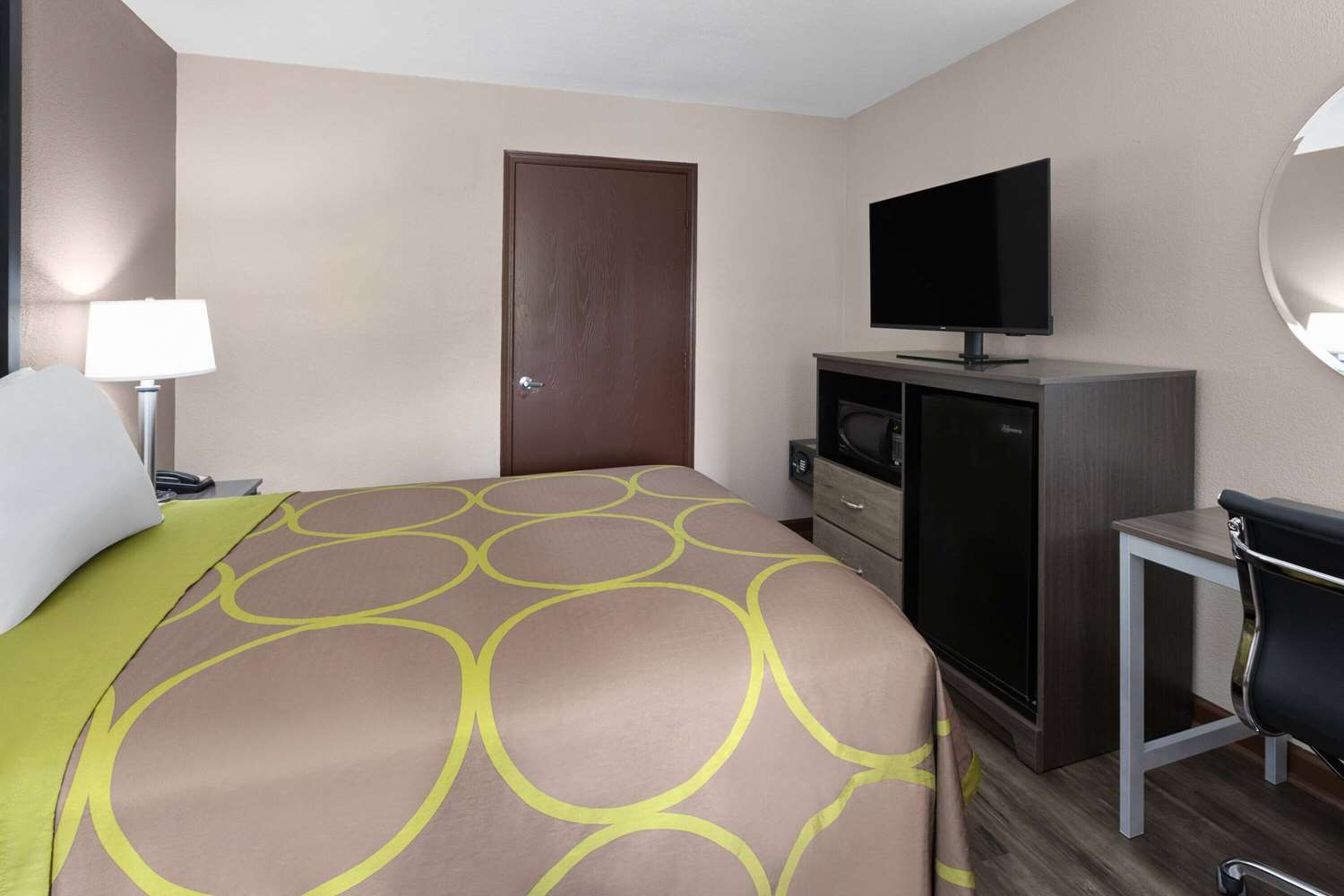 Super 8 by Wyndham Bridgeport-Clarksburg 17/28