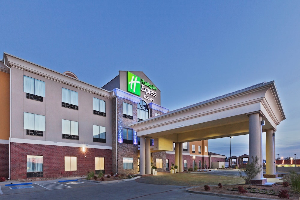 Holiday Inn Express Suites Brownfield 1/54