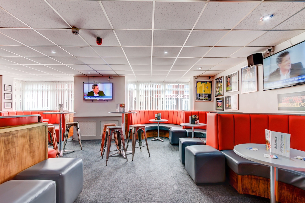 The New Sandringham Court Hotel & Norma Jeans Bar&Brasserie 31/50