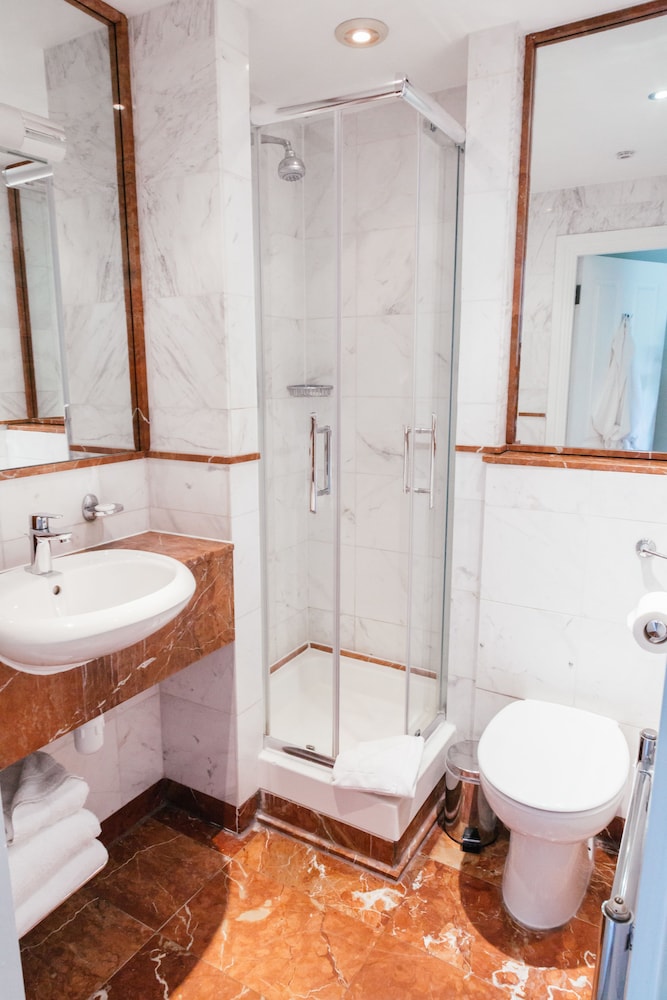 Twenty Nevern Square Hotel 44/49