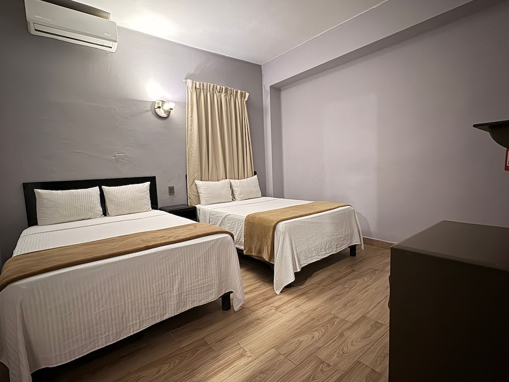 Hotel Plaza Del Arco Express 30/65