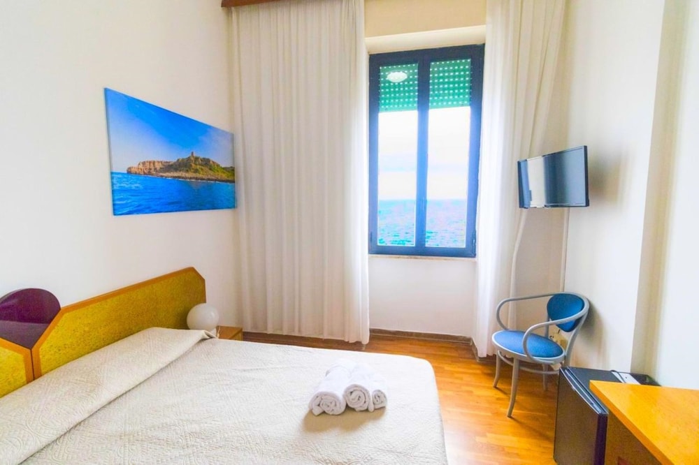 Standard, Single, Double Bed, Sea View