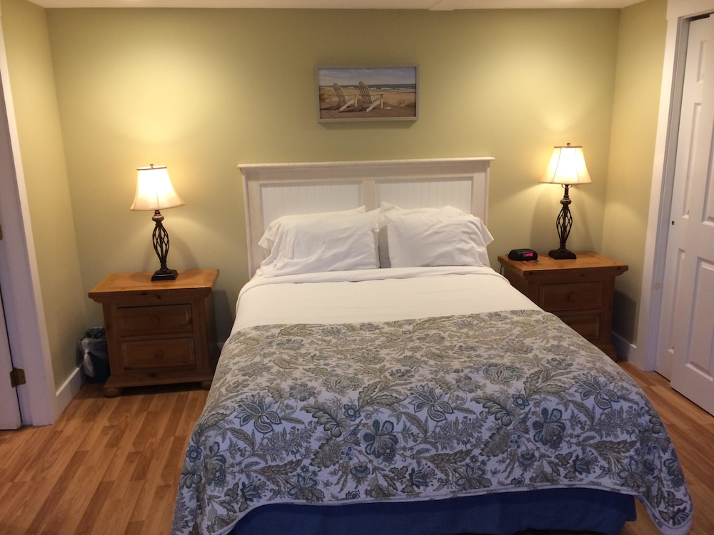 Glen Cove Inn and Suites 14/50