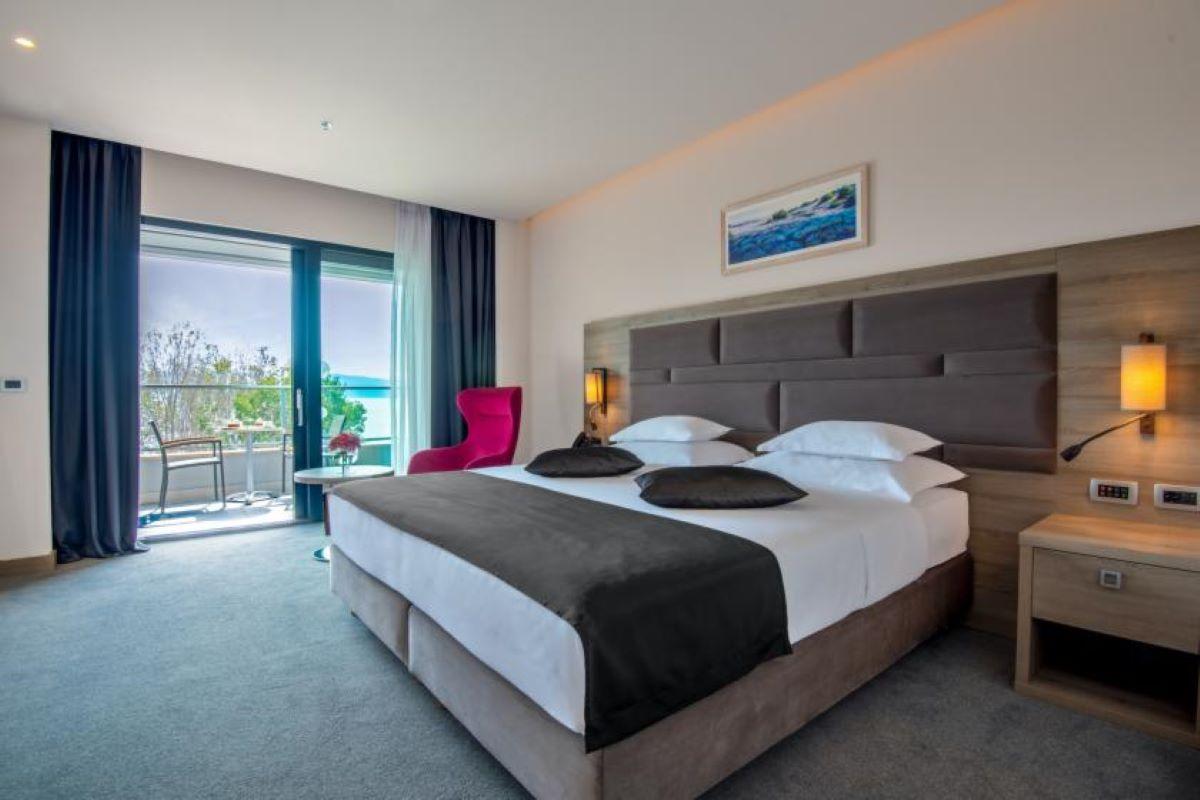 Superior, Single, Sea Side, Balcony