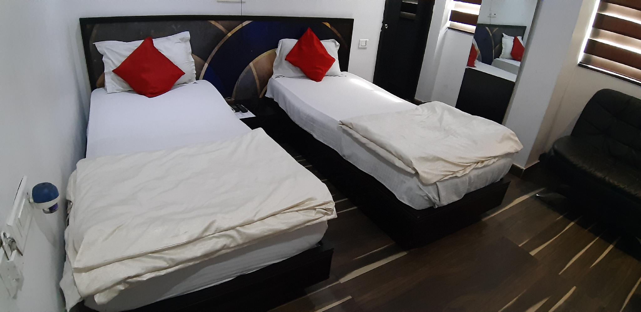 Oyo Rooms Ruby Hospital Junction 9/17