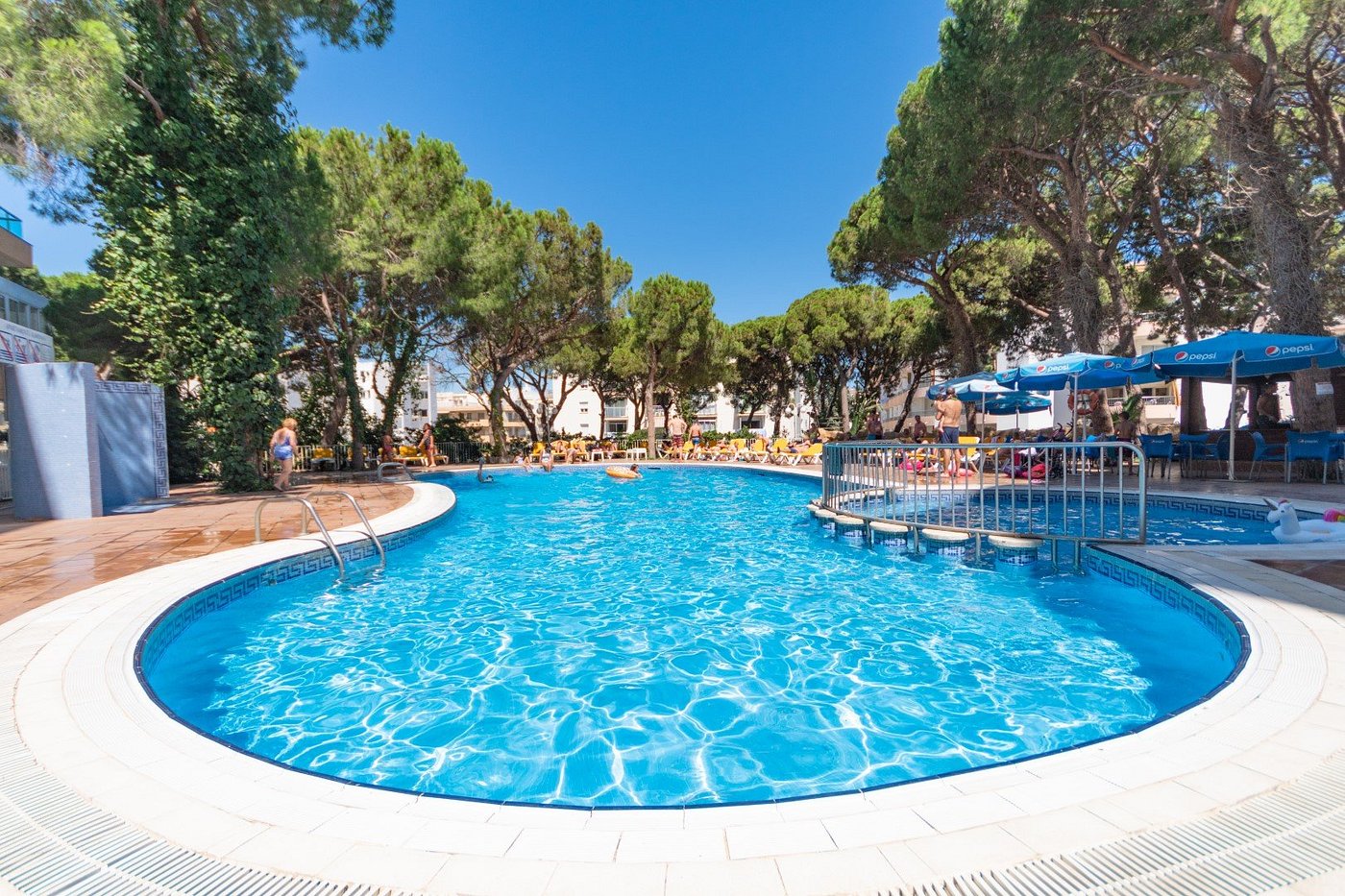 Rentalmar Blue Beach Apartments 24/50
