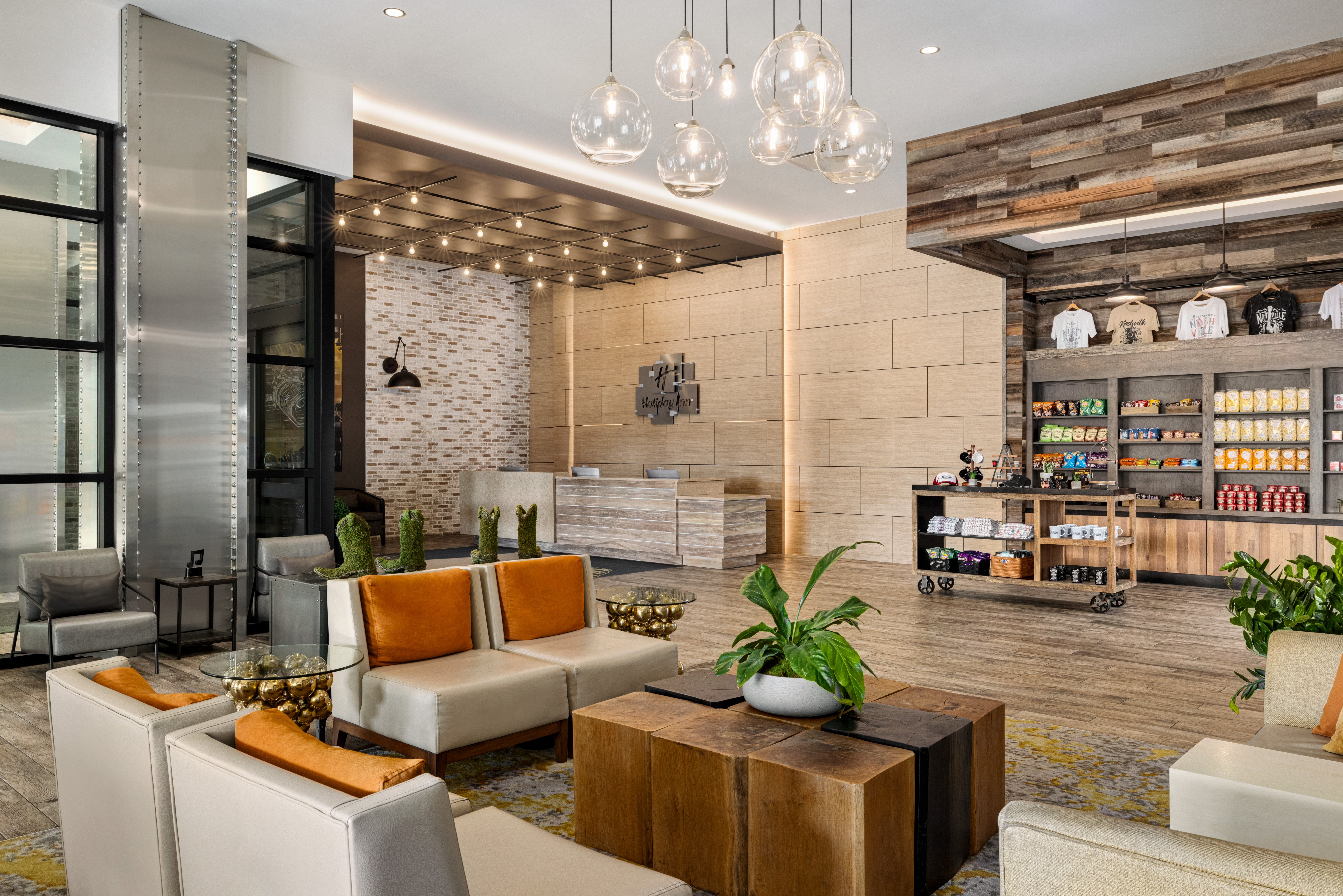 Holiday Inn & Suites Nashville Downtown Broadway 44/82