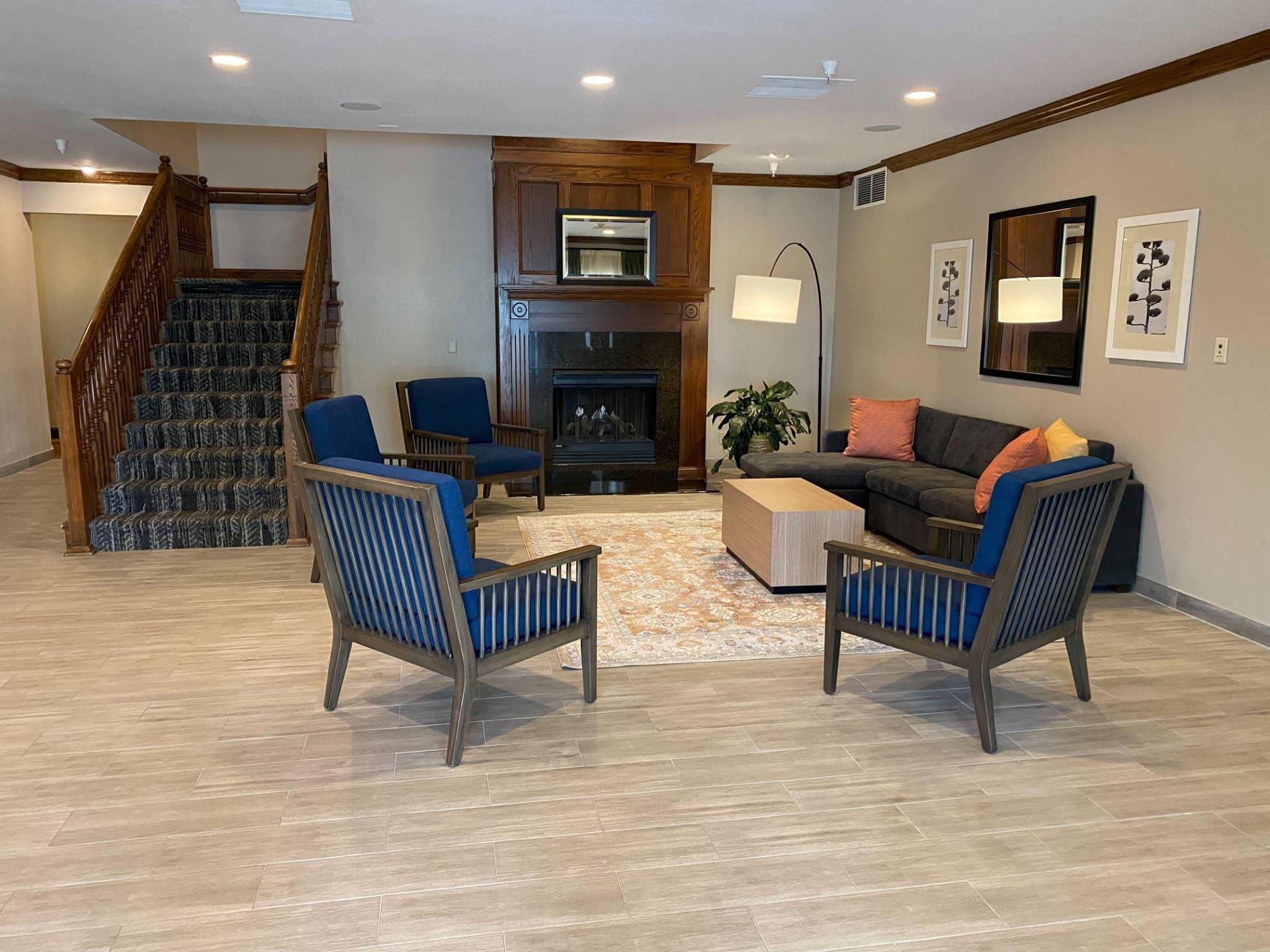 Country Inn & Suites by Radisson, Champaign North, IL 15/23