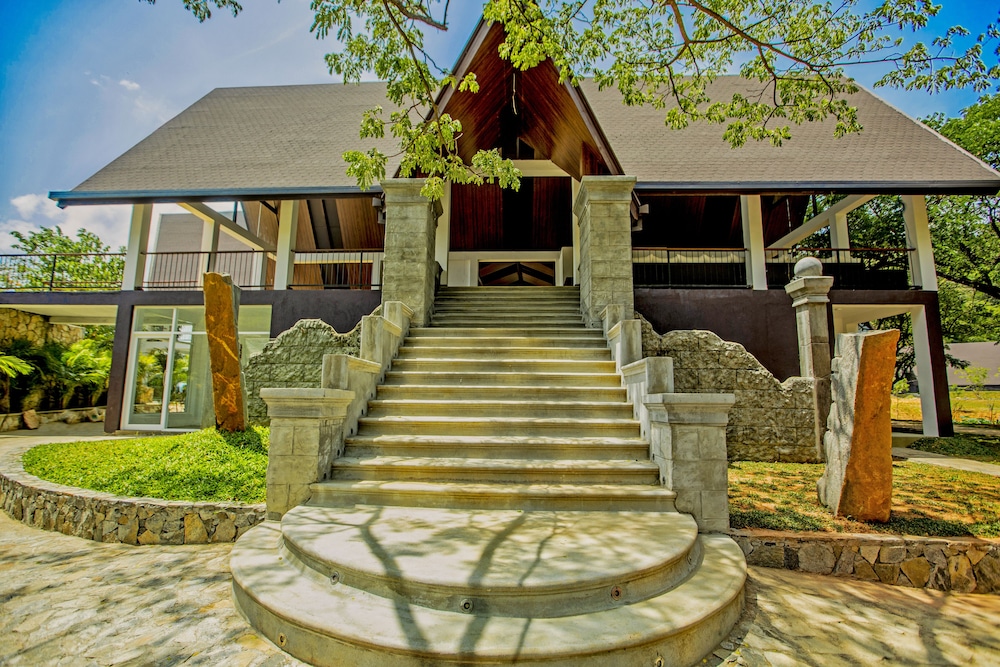 Liyya Water Villas 3/48