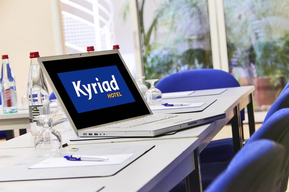 Kyriad Tours Centre 30/44