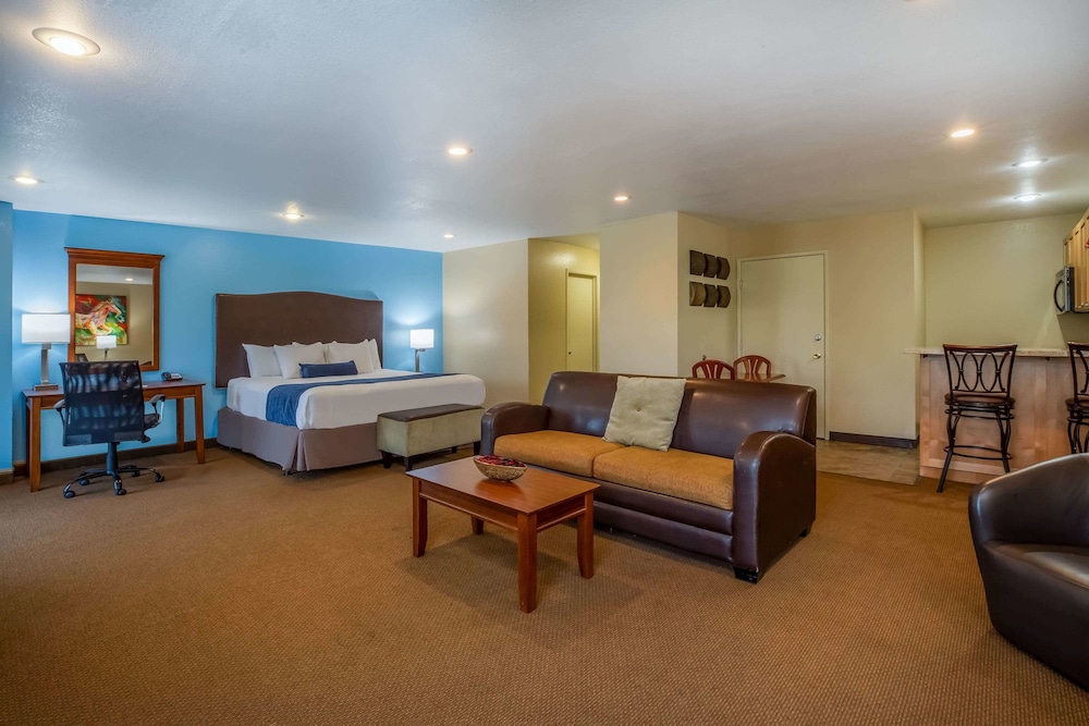 Baymont by Wyndham Yakima Riverfront 36/51