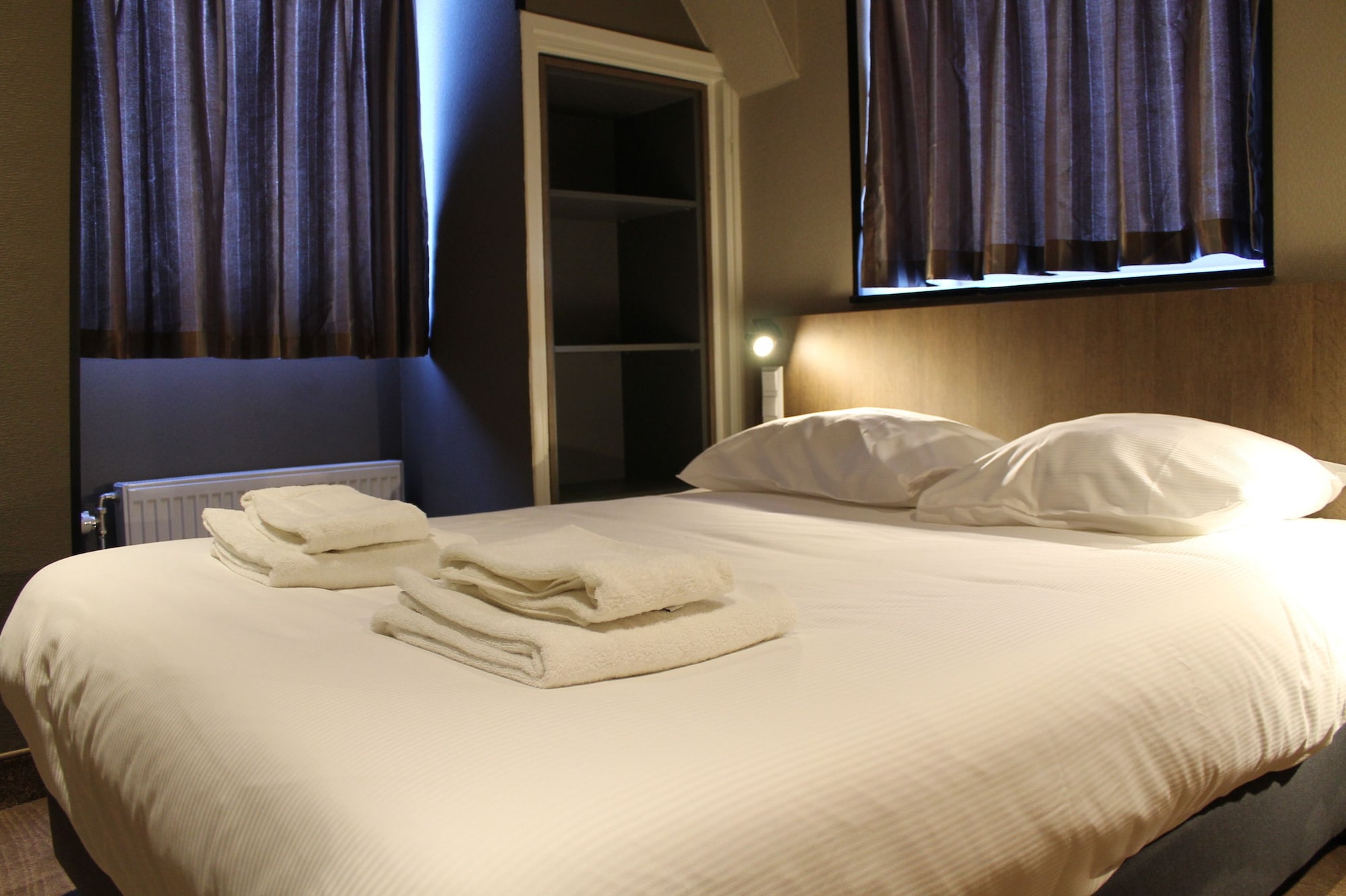 STANDARD, DOUBLE BED