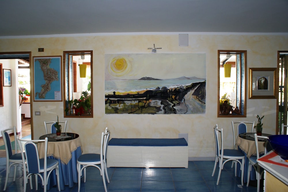 CRISTINA HOTEL 11/50
