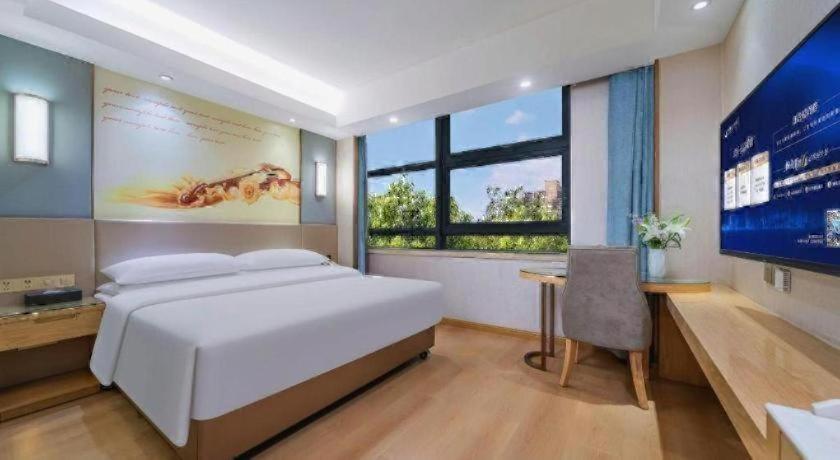 Vienna Hotel (Chongqing Shiqiaopu Metro Station) 27/58