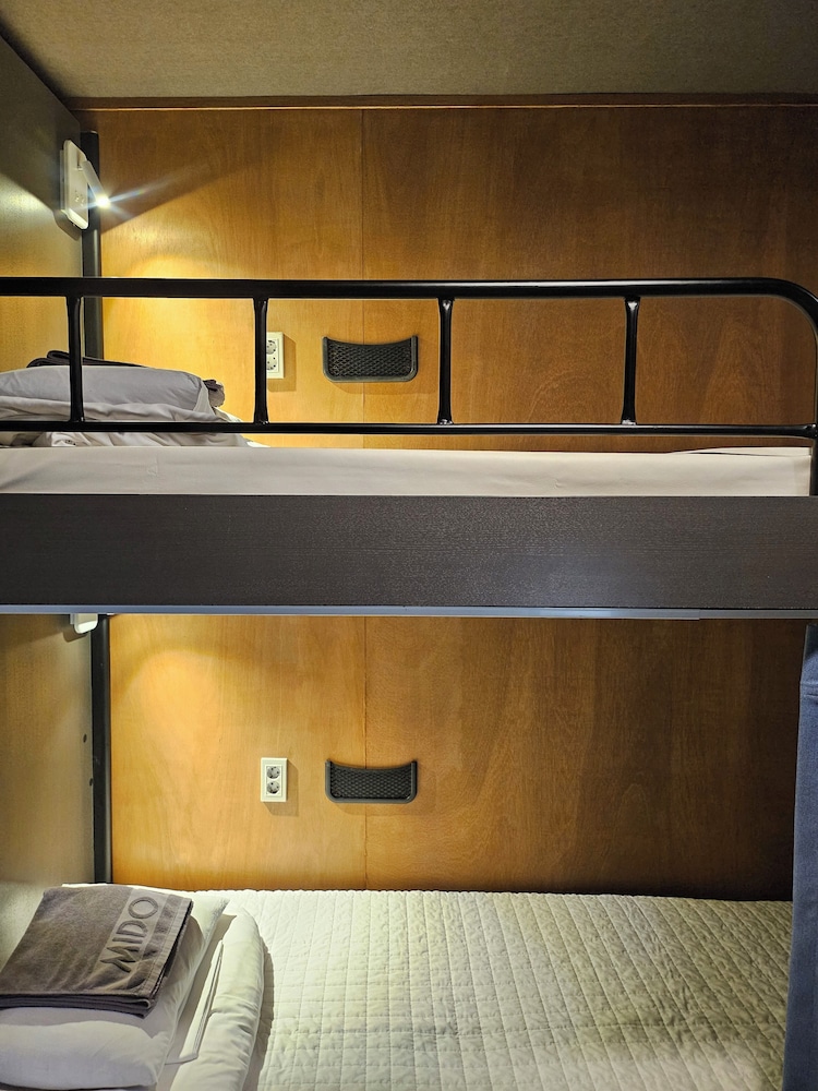 Mido Hostel 3/62