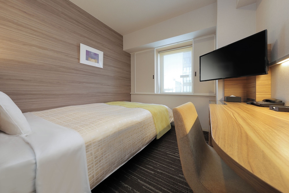 ROOM, SINGLE