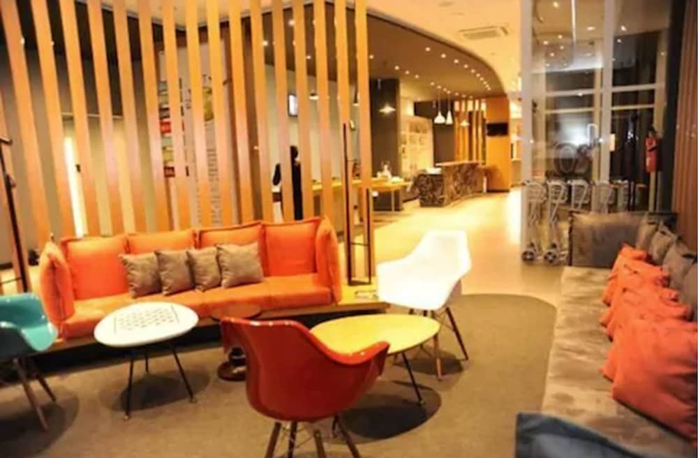 Ajax Hotel 16/23