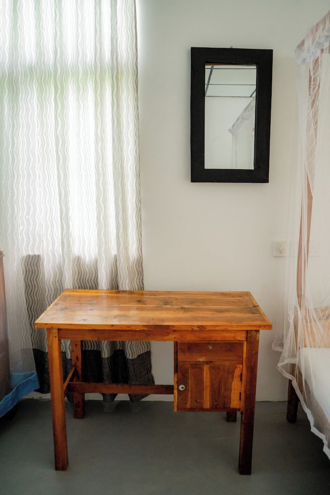 Asanka Surf House 5/40