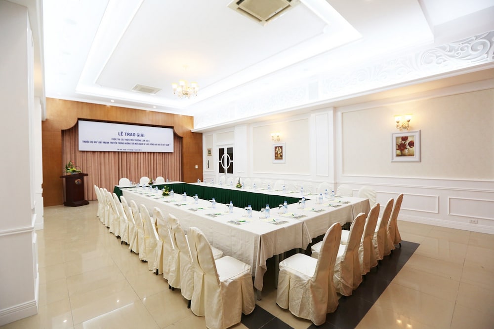 Vietnam Trade Union in Hanoi 41/48