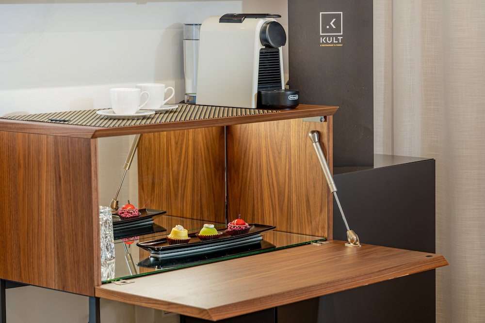 Kkult Boutique Hotel 4/57