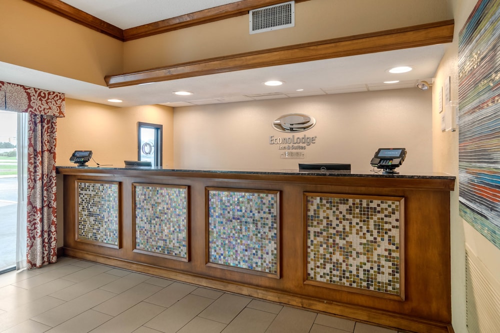 Econo Lodge Inn & Suites Foley-North Gulf Shores 12/40