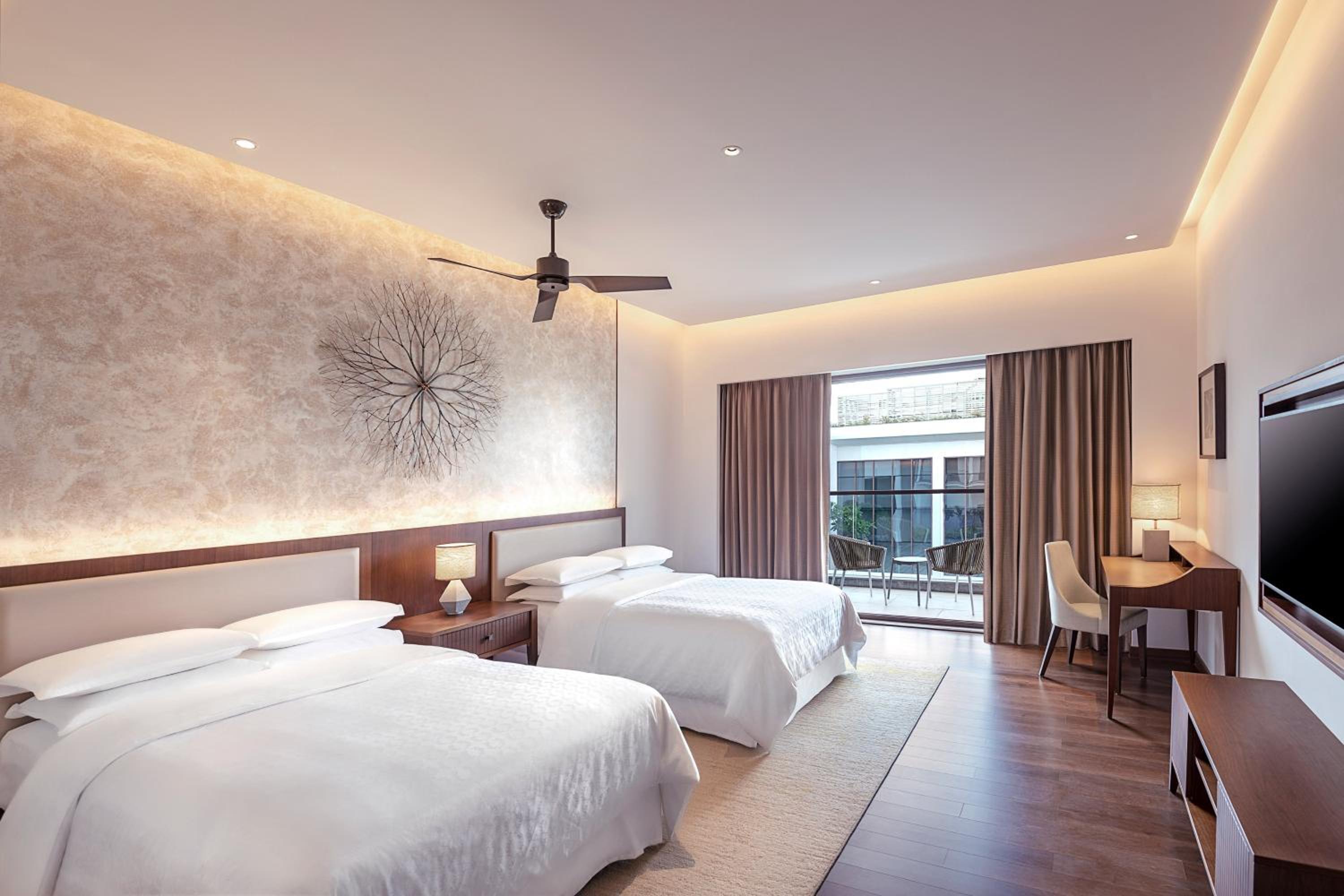 Deluxe, Twin Beds