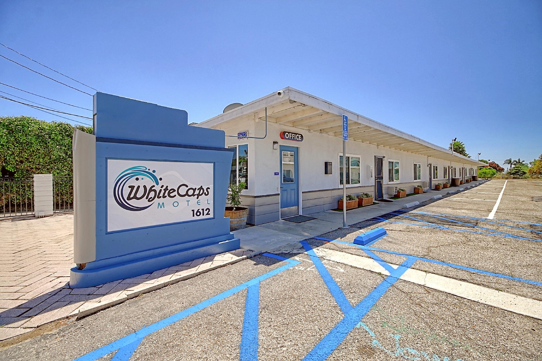 White Caps Motel 45/49
