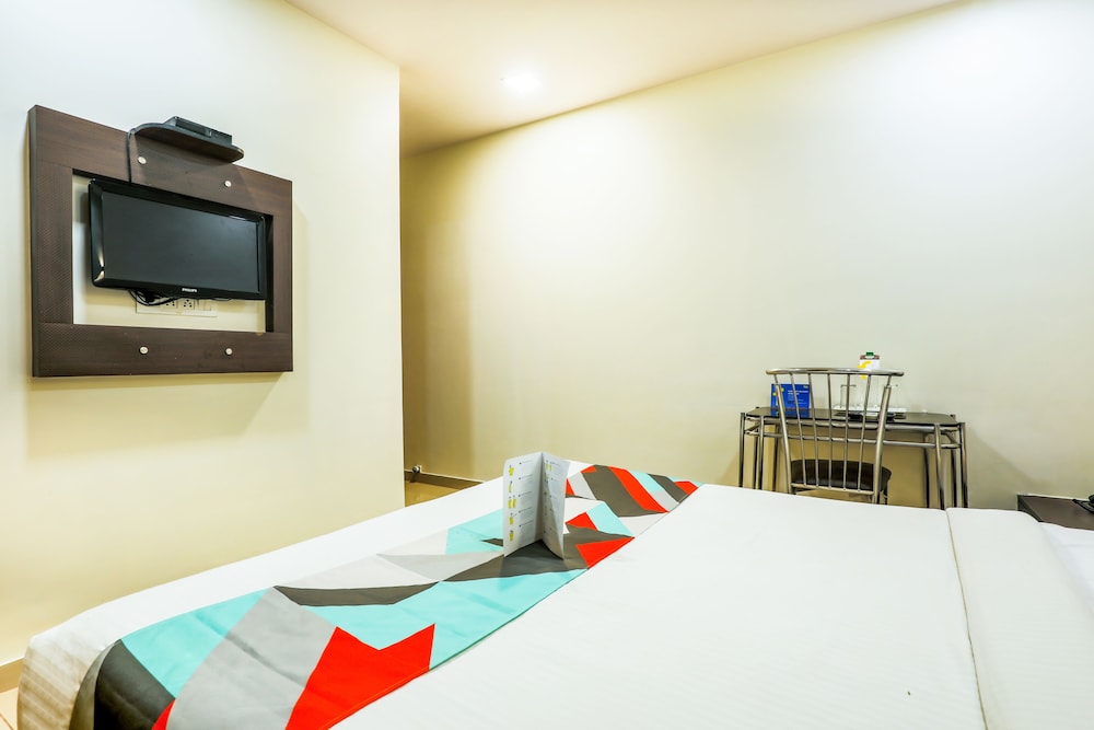 FabExpress Adore Inn 27/40