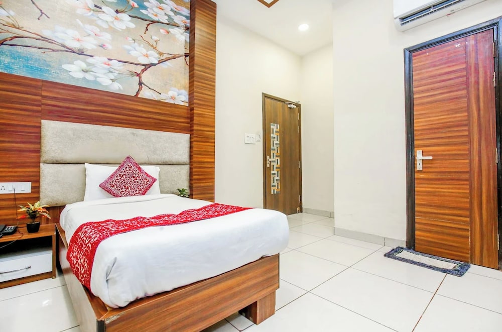 Hotel Karan Residency 35/50