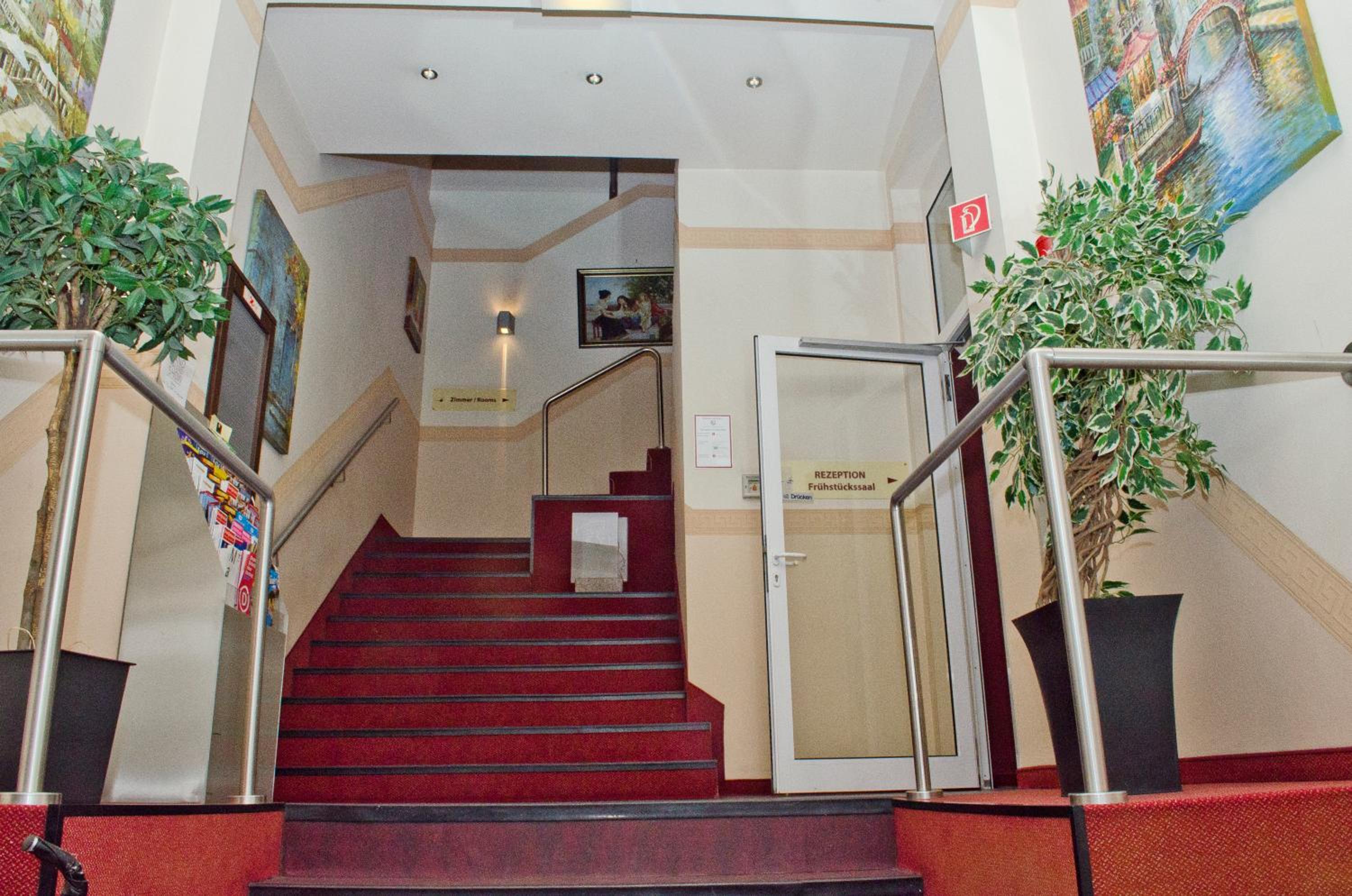 Hotel Polo Am Zob 12/54