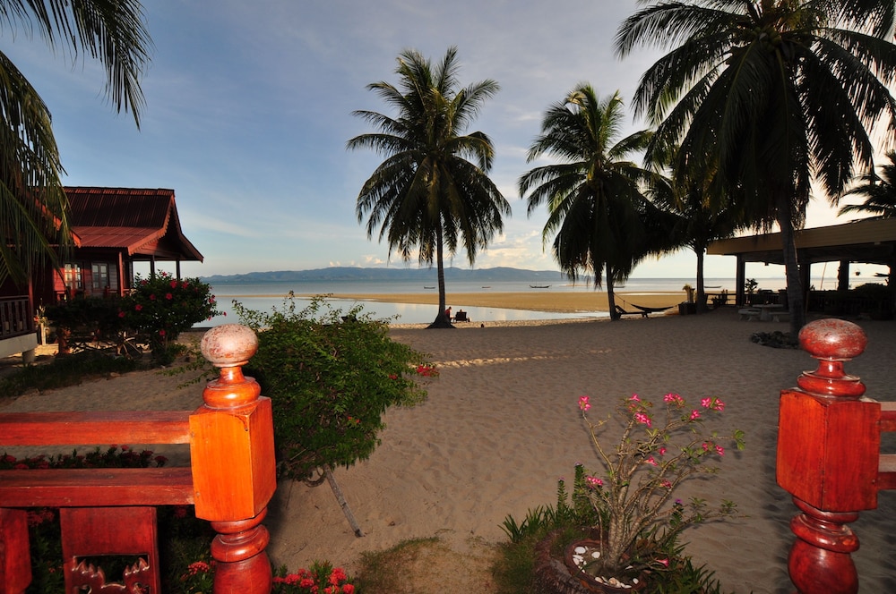 Phangan Rainbow Bungalows 20/30