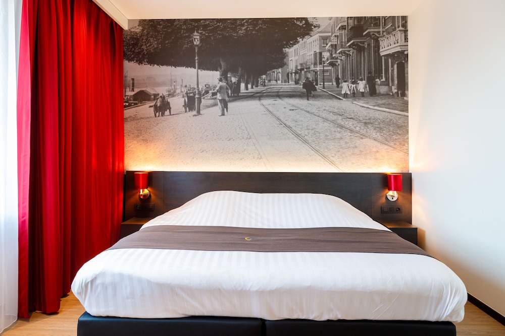 COMFORT, KING BED
