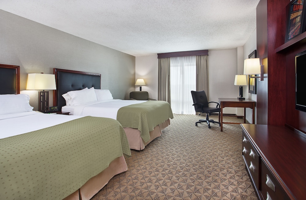 Holiday Inn University Plaza-Bowling Green 17/71