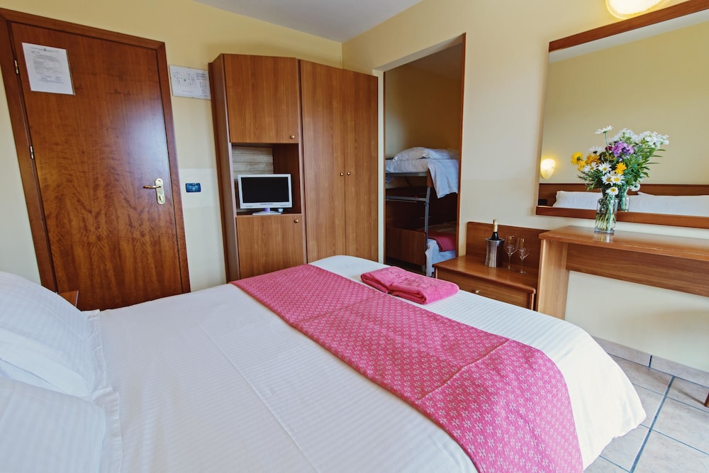 Albergo Moderno 12/50