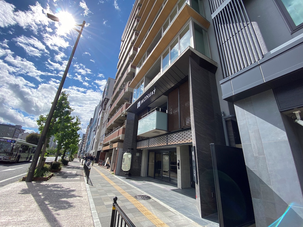 Premium Apart MONday KYOTO GOJO 52/63
