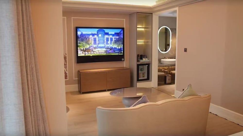 Mercure Shanghai Waigaoqiao Free Trade Zone 45/45
