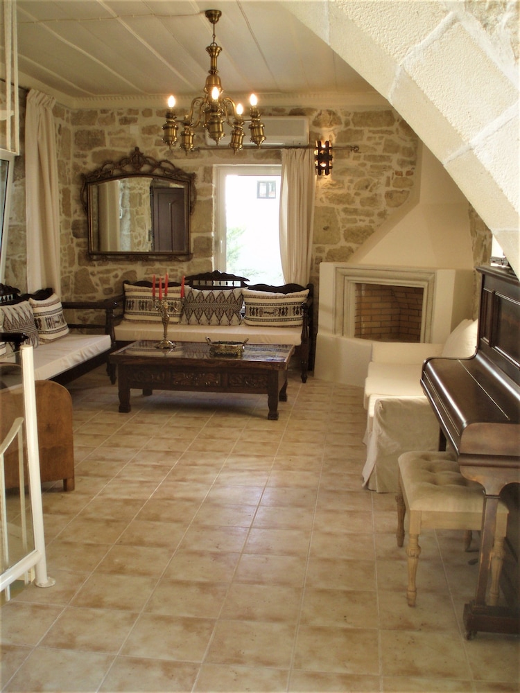 Oasis Villa 9/15