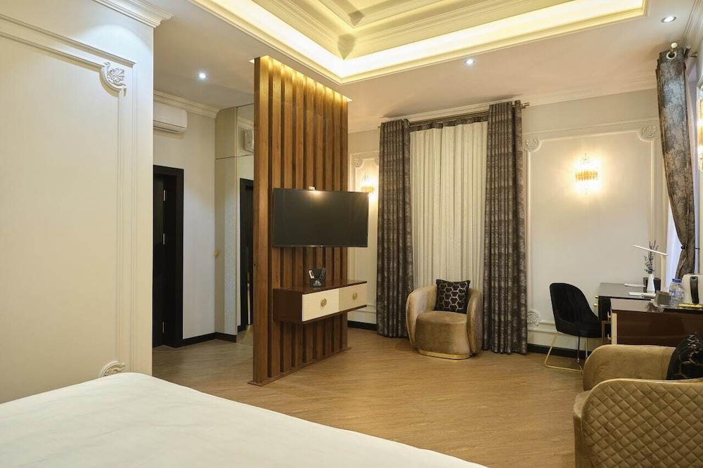 East Star Hotel 20/50