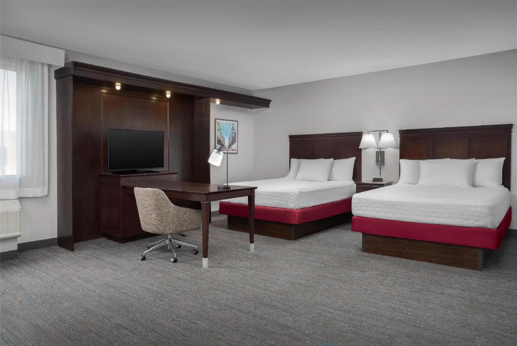 STUDIO, 2 QUEEN BEDS, SOFA, ACCESSIBLE