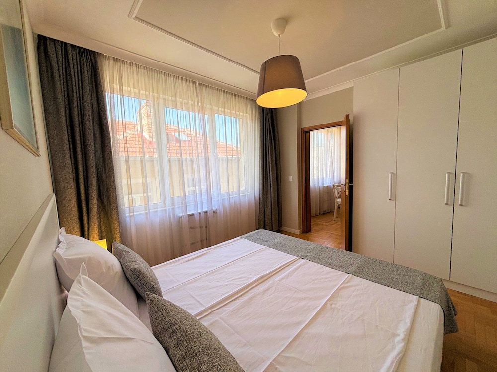 Dunav Apartment House 20/50